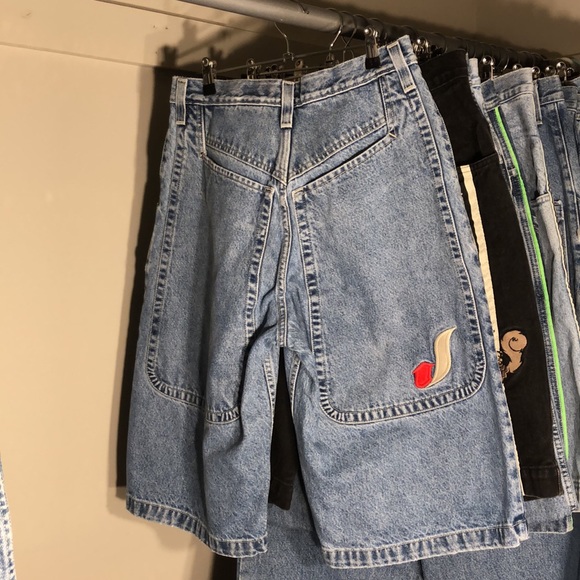 JNCO Collection 32-34 Shorts & Jeans - Picture 17 of 17